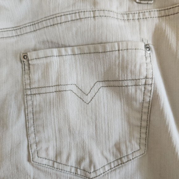 Gloria Vanderbilt Tan Skirt - Picture 3 of 4